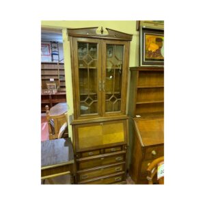 Comoda 5/c con secreter y vitrina