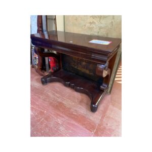 Consola antigua caoba con pintura
