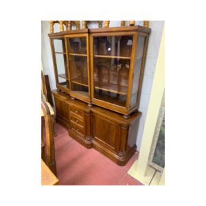 Vitrina inglesa madera de nogal 2 cuerpos