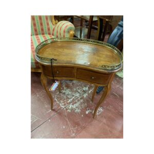 Mesita riñon con bronces 2/c